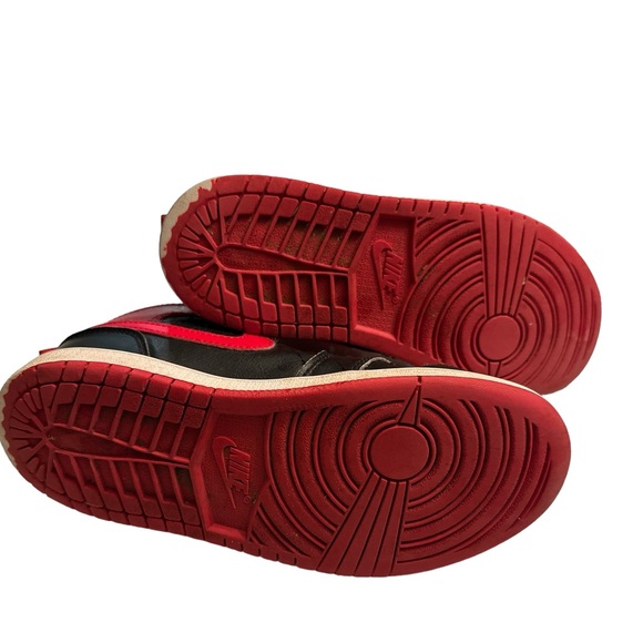 Make an OFFER GUC Nike Red / Black Kids Size 2Y - Picture 5 of 5